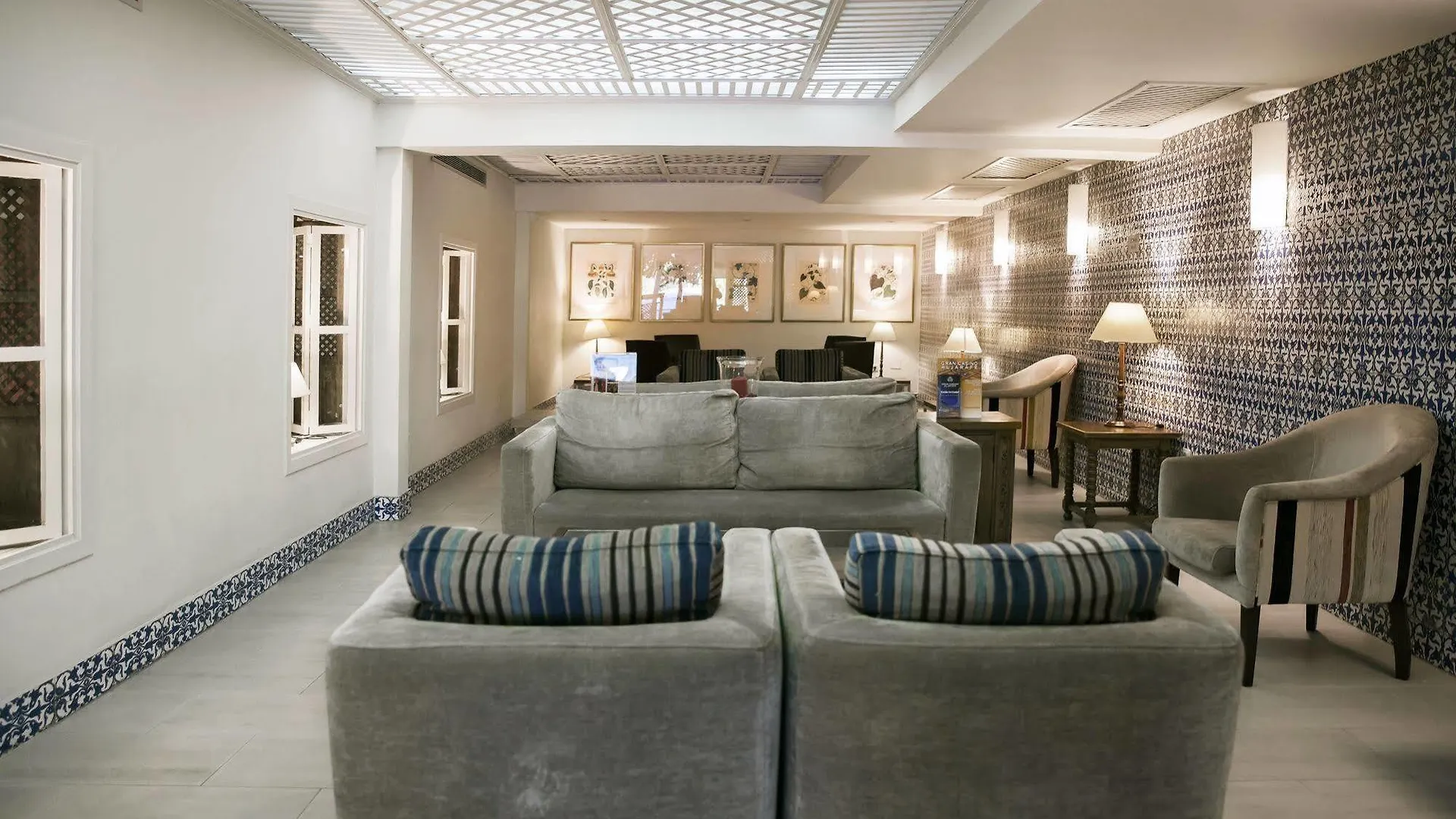 Hotel Alcazar Seville 3*,